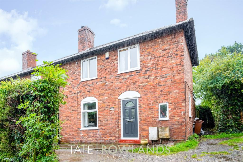 3 bedroom end of terrace house for sale in Mancot Lane, Mancot, Deeside