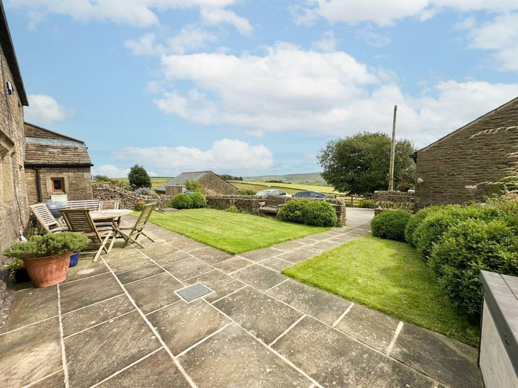 Additional property image - Cowling Hill, Cowling
