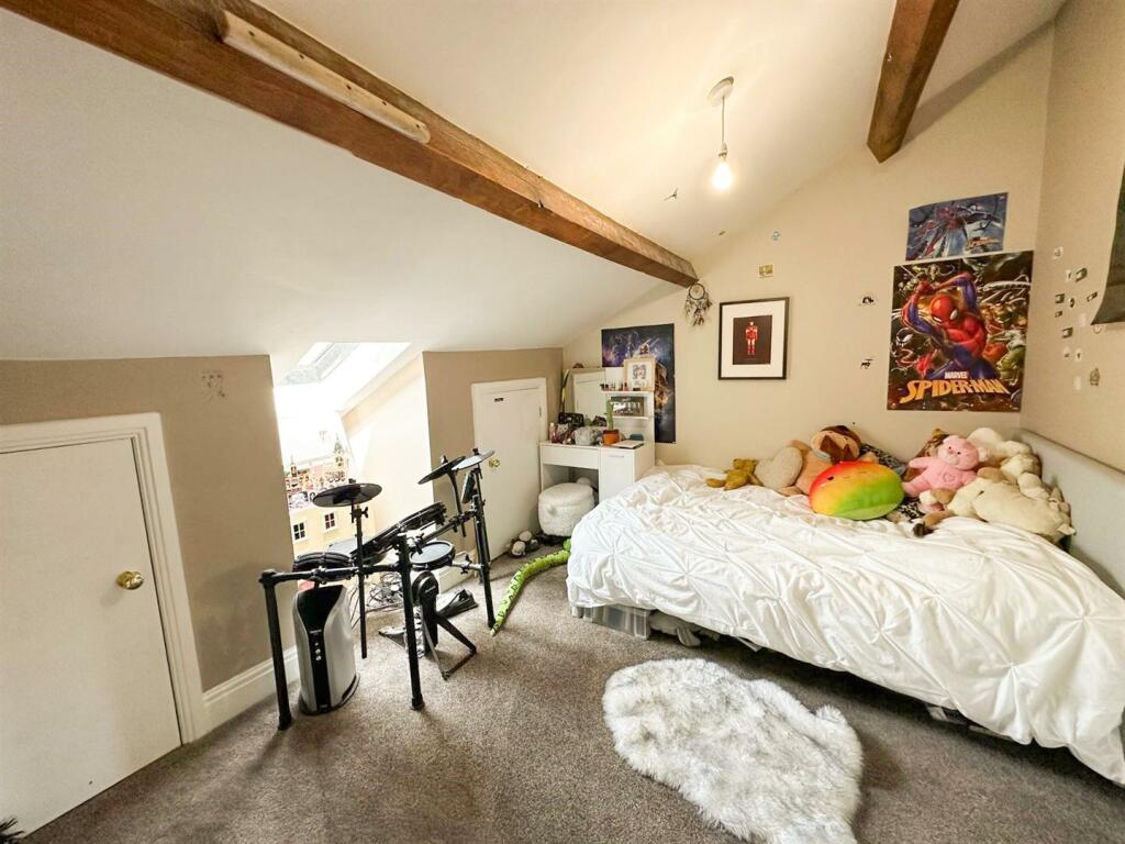 Additional property image - Cowling Hill, Cowling