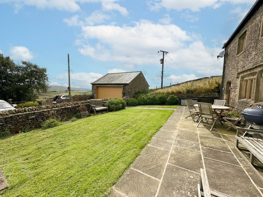 Additional property image - Cowling Hill, Cowling