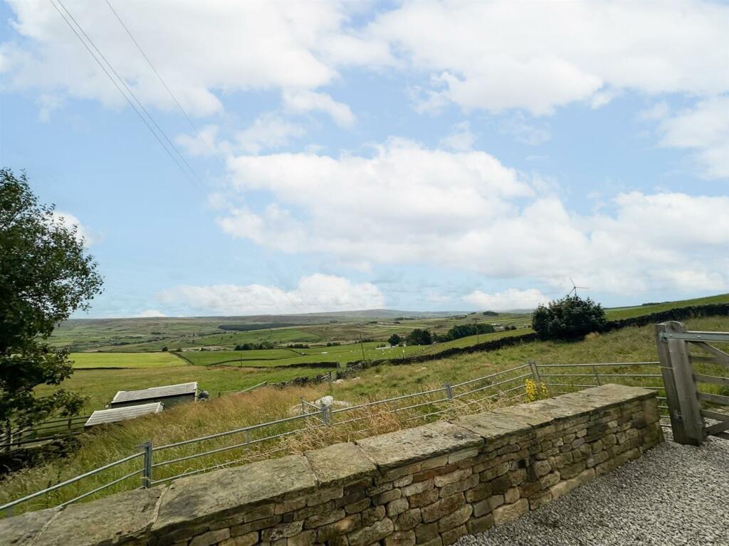 Additional property image - Cowling Hill, Cowling