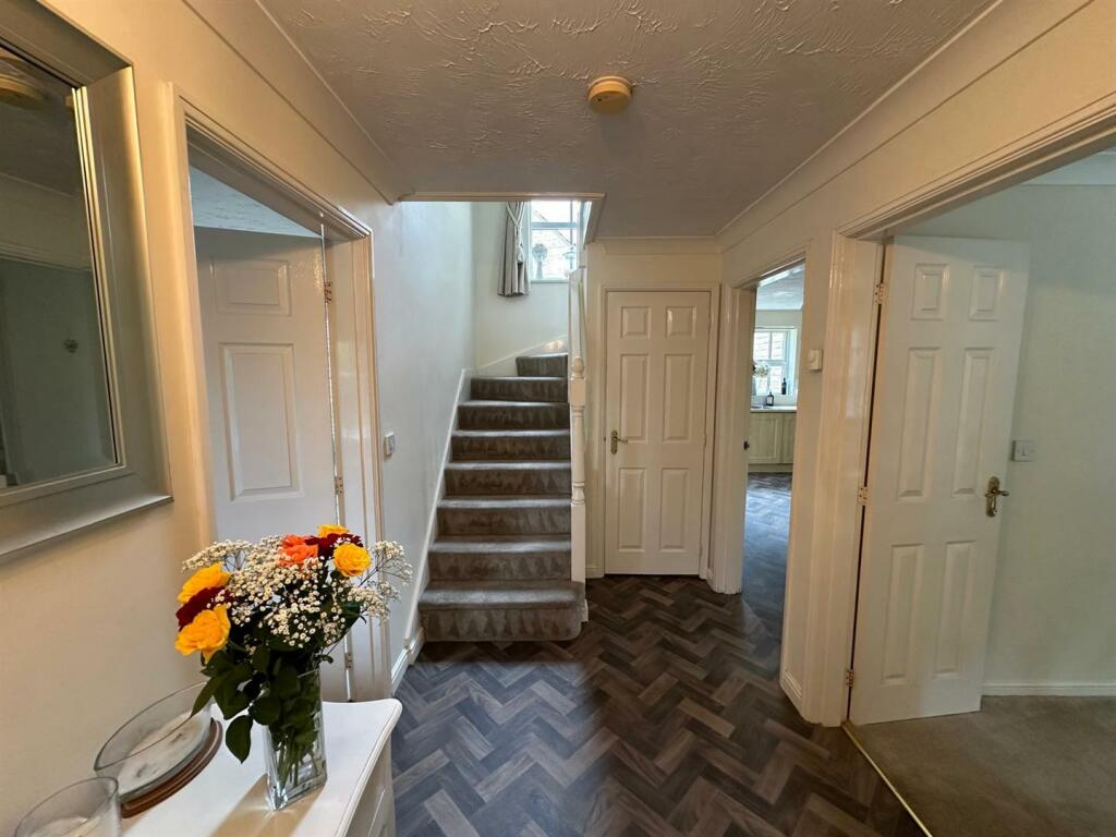 Additional property image - Swan Avenue, Gilstead, Eldwick