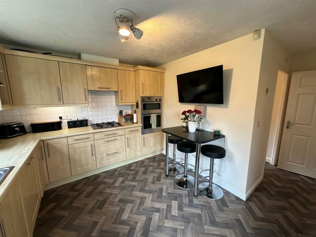Additional property image - Swan Avenue, Gilstead, Eldwick