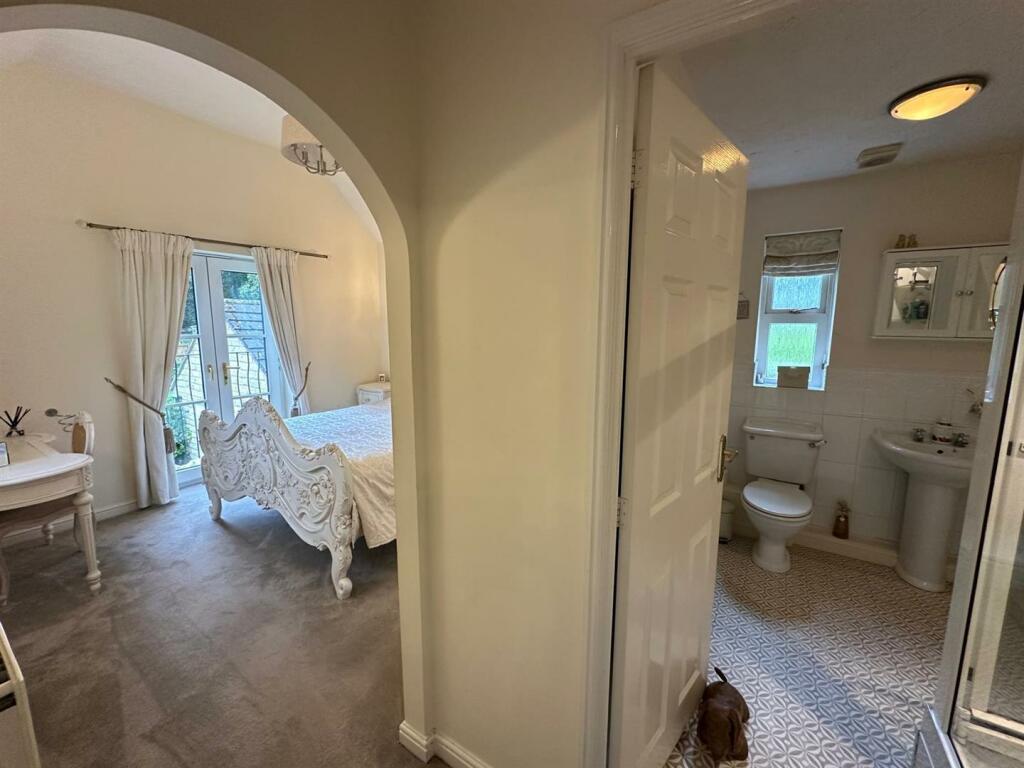 Additional property image - Swan Avenue, Gilstead, Eldwick