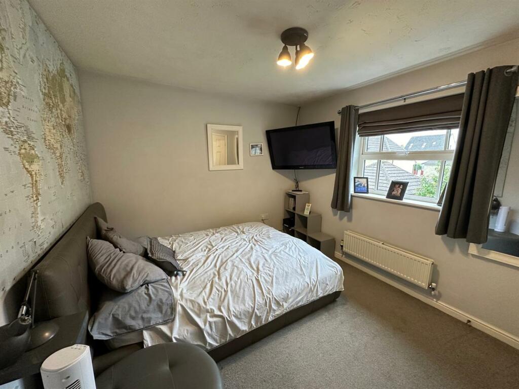 Additional property image - Swan Avenue, Gilstead, Eldwick
