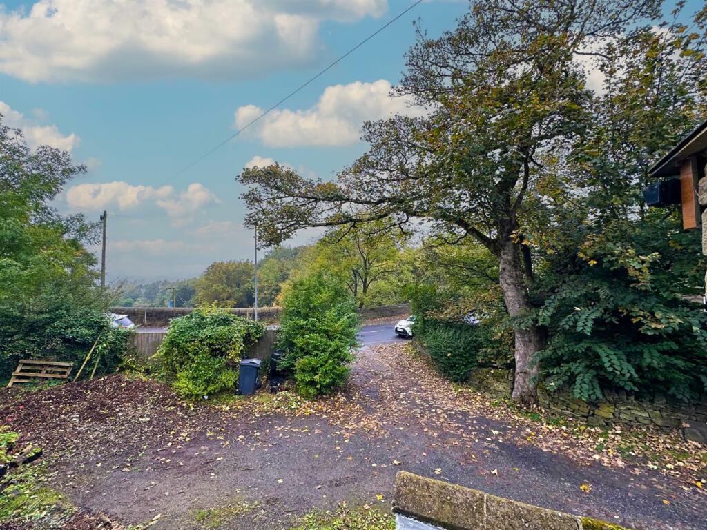 Additional property image - Glen Lee Lane, Keighley