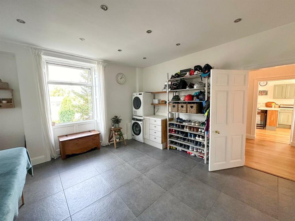 Additional property image - Acorn House, Pot Lane, Steeton,