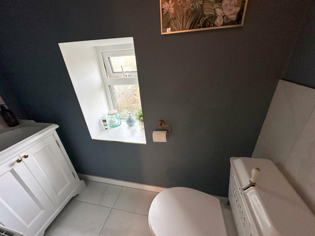 Additional property image - Acorn House, Pot Lane, Steeton,