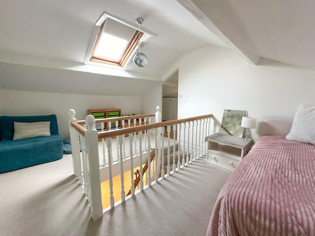 Additional property image - Acorn House, Pot Lane, Steeton,