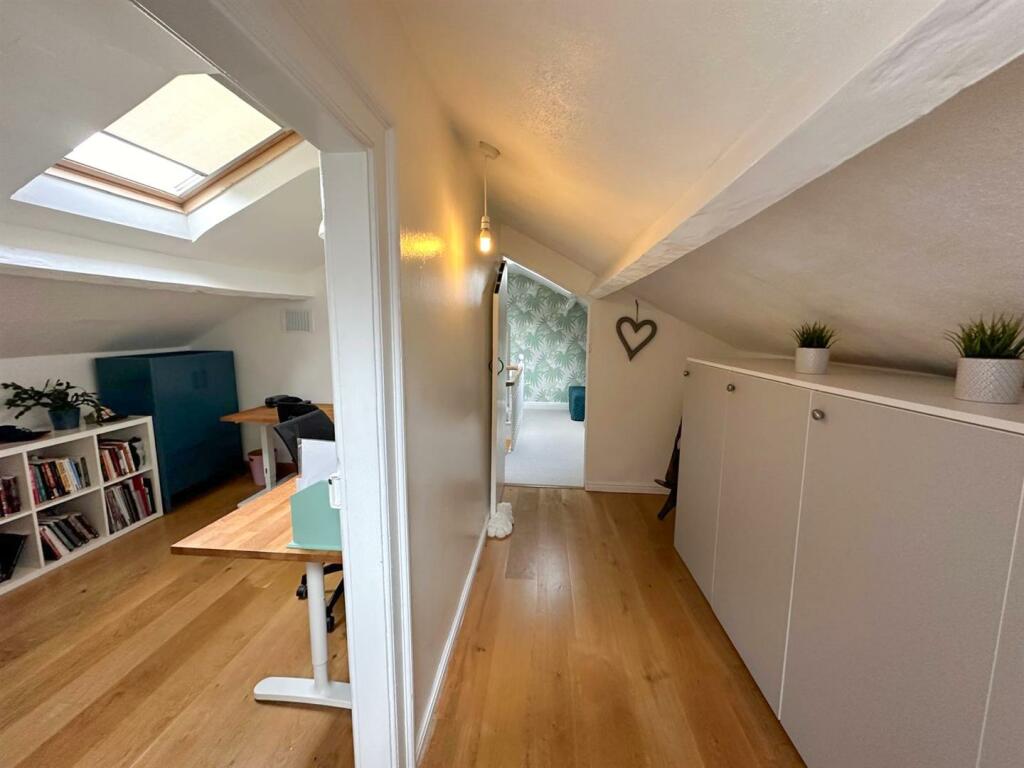 Additional property image - Acorn House, Pot Lane, Steeton,