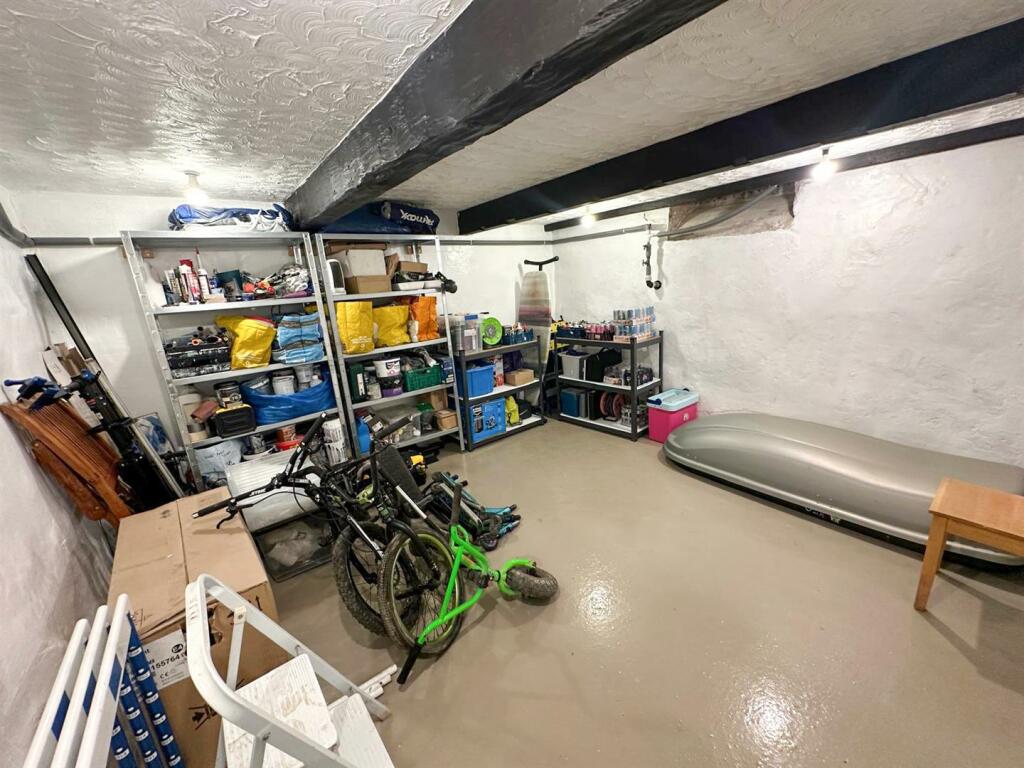 Additional property image - Acorn House, Pot Lane, Steeton,