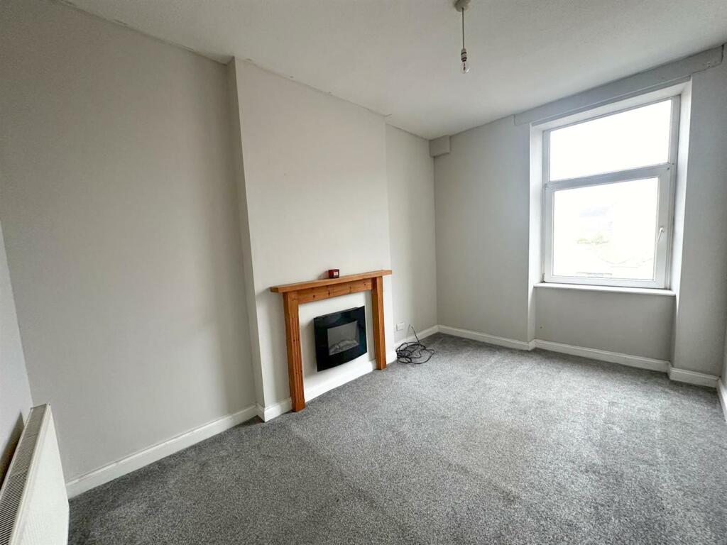 Additional property image - Main Street, Cross Hills