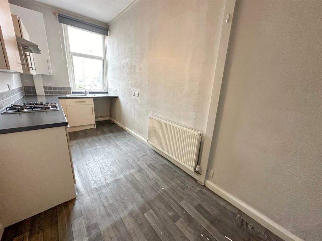 Additional property image - Main Street, Cross Hills