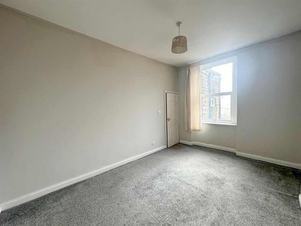 Additional property image - Main Street, Cross Hills