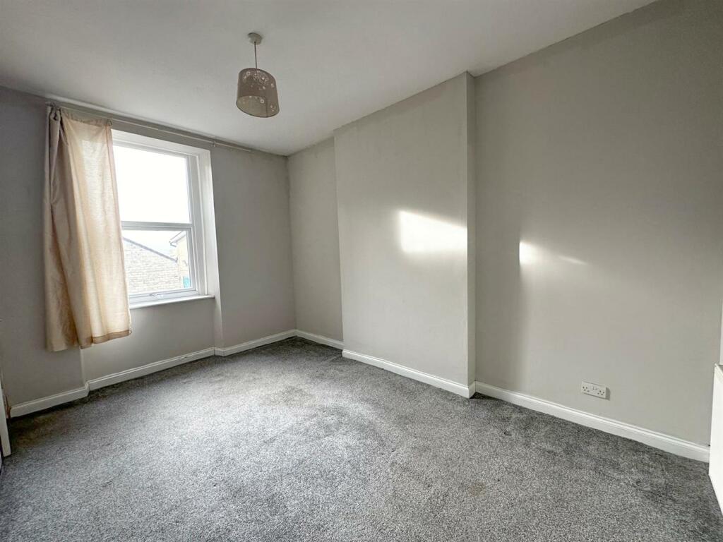 Additional property image - Main Street, Cross Hills