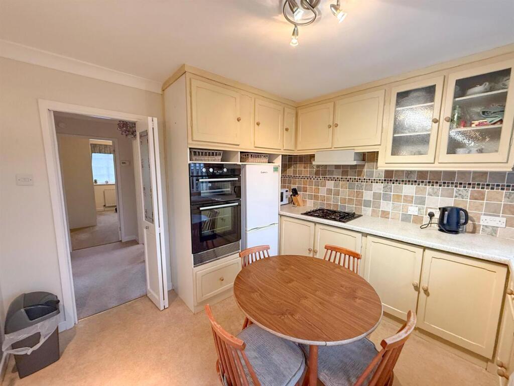 Additional property image - Aire Crescent, Cross Hills