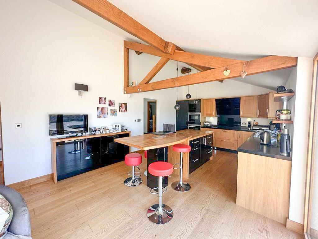 Additional property image - Kit Lane, Silsden