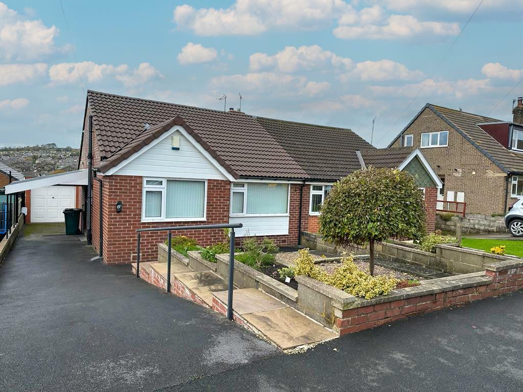 3 bedroom semidetached bungalow for sale in Craven Avenue, Silsden, BD20