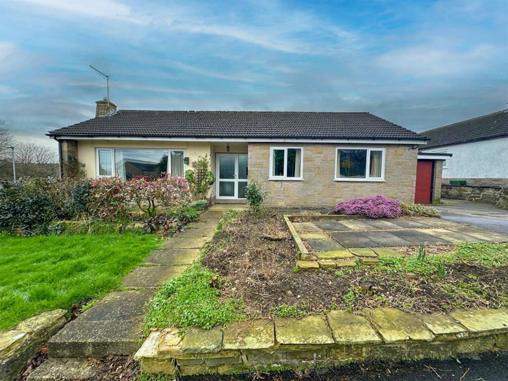 3 bedroom detached bungalow for sale in Hawber Cote Lane, Silsden, BD20