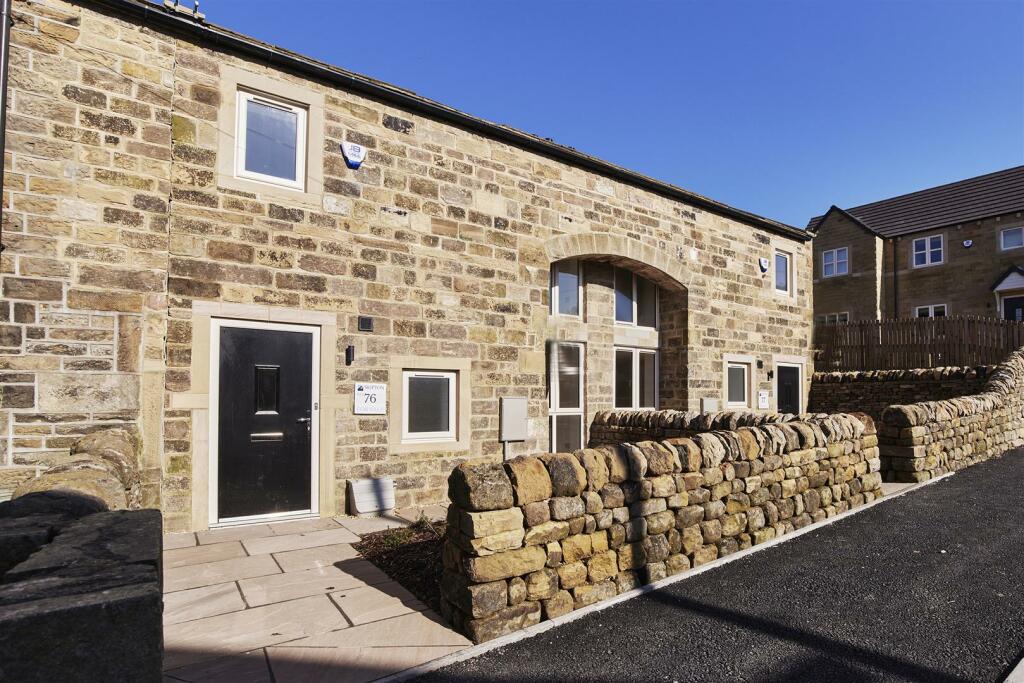 3 bedroom terraced house for sale in North Street, Silsden,, BD20