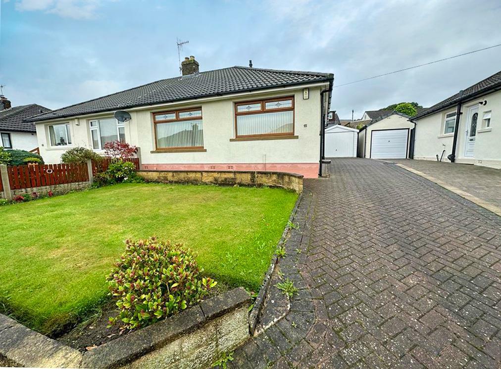 2 bedroom semidetached bungalow for sale in Aireville Drive, Silsden