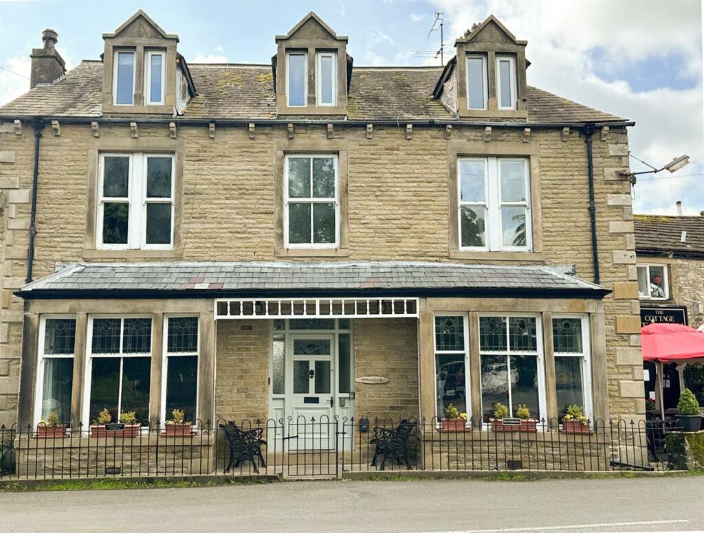 9 bedroom end of terrace house for sale in Dale House, Kettlewell