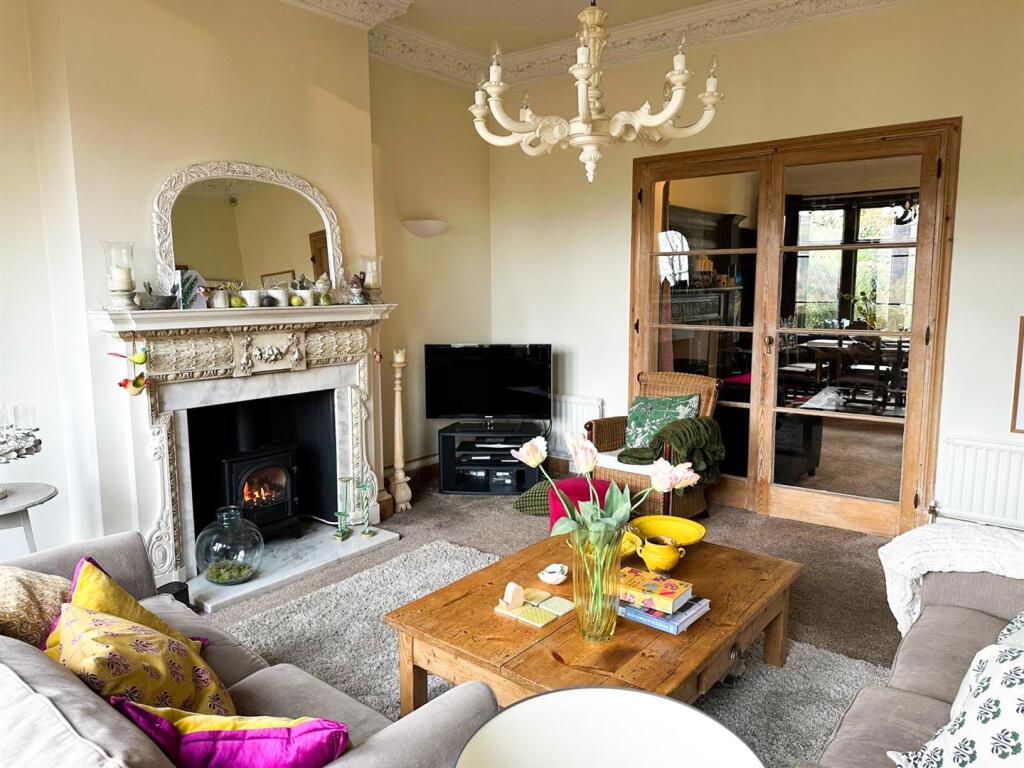 Additional property image - 3 The Lindens, Skipton Road, Utley, Keighley