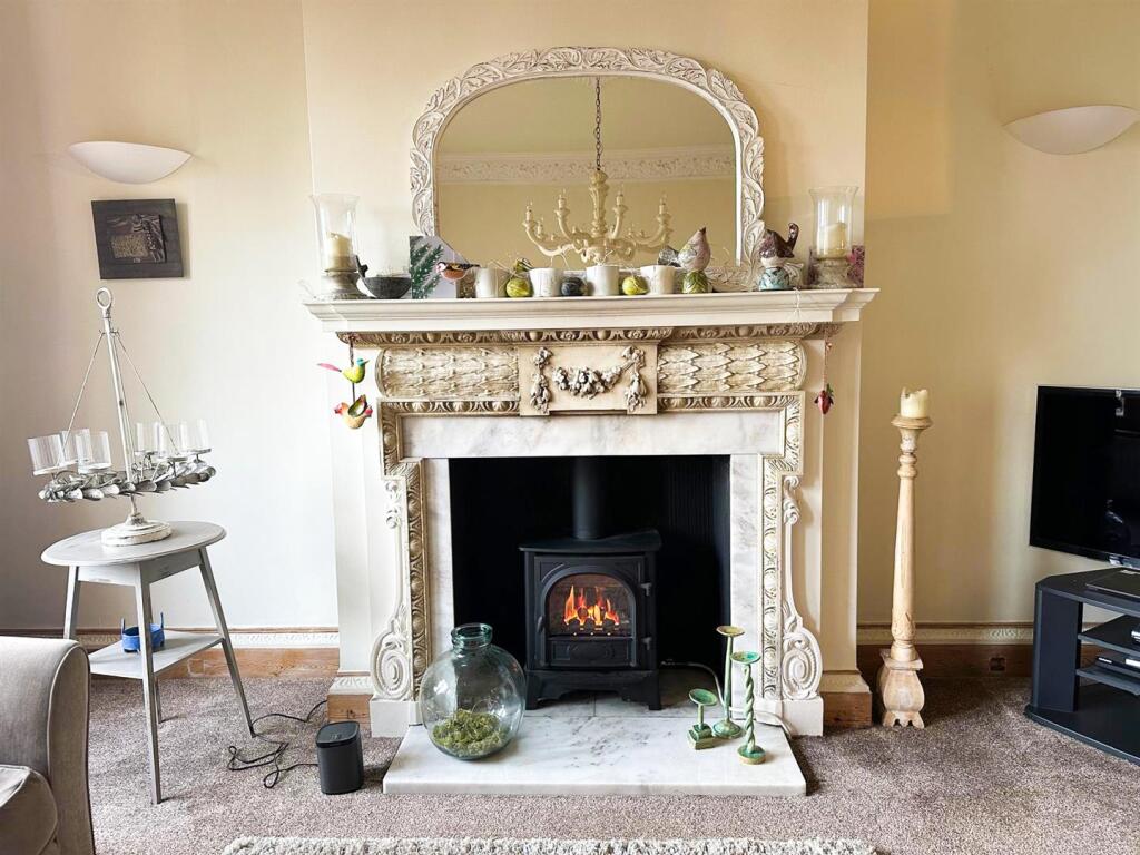 Additional property image - 3 The Lindens, Skipton Road, Utley, Keighley
