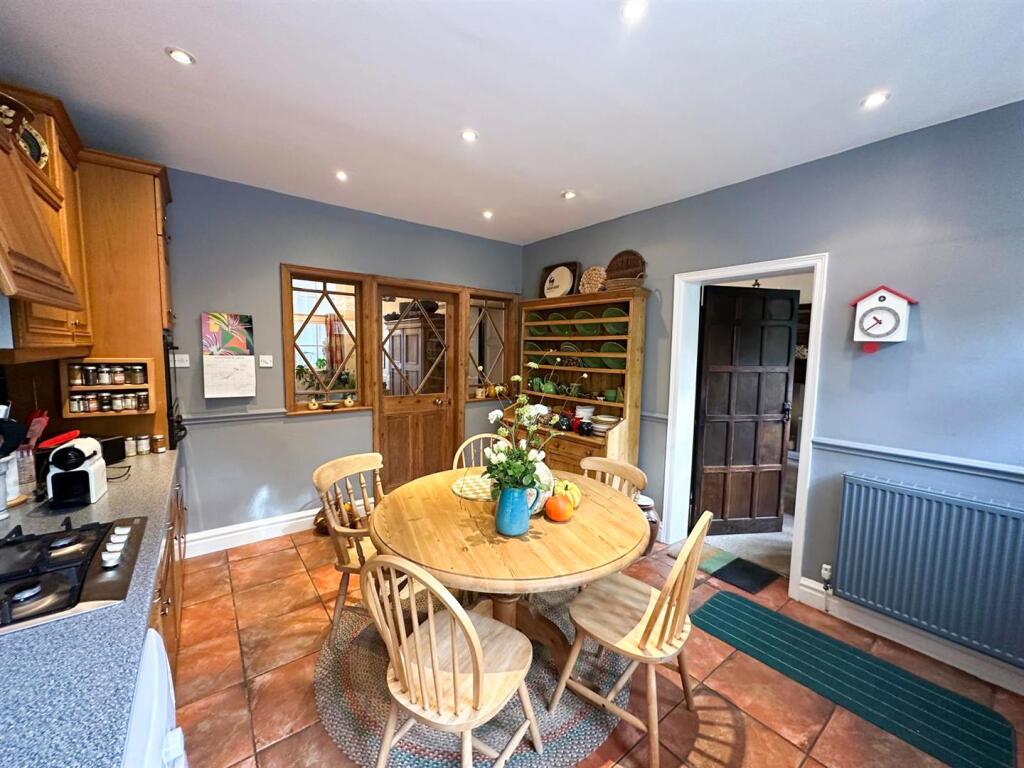 Additional property image - 3 The Lindens, Skipton Road, Utley, Keighley