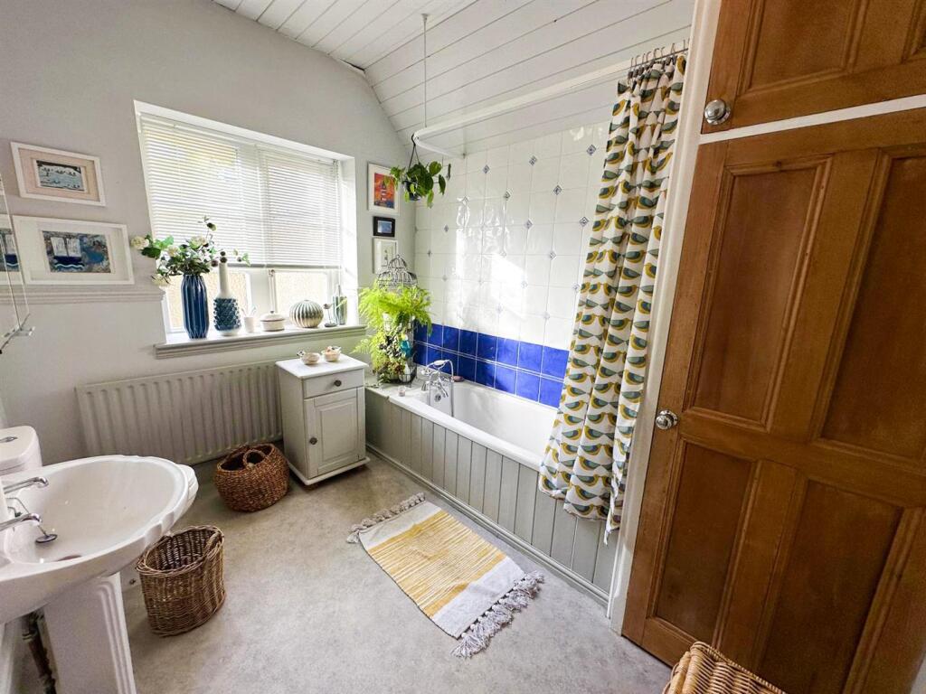 Additional property image - 3 The Lindens, Skipton Road, Utley, Keighley