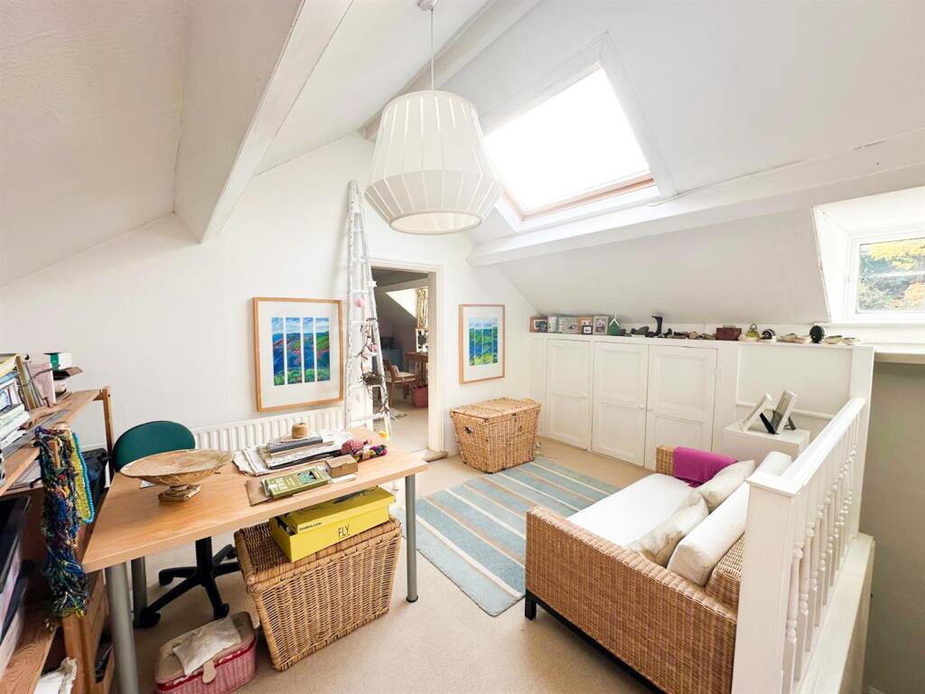 Additional property image - 3 The Lindens, Skipton Road, Utley, Keighley