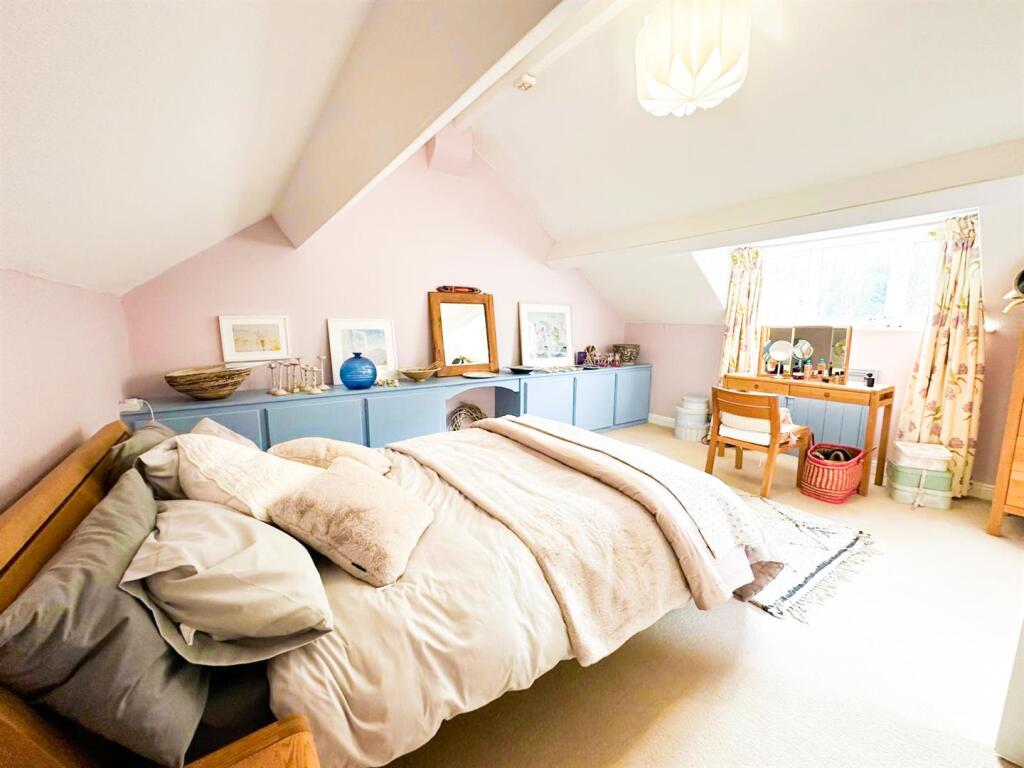 Additional property image - 3 The Lindens, Skipton Road, Utley, Keighley