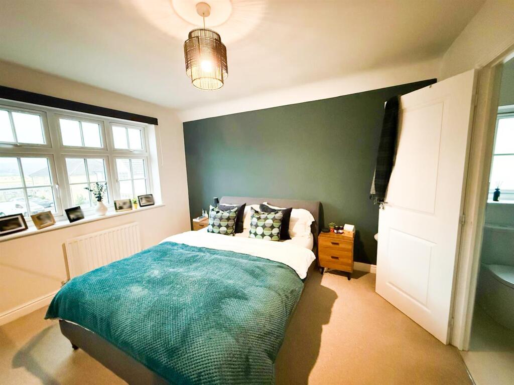 Additional property image - Hawthorne Road, Steeton,