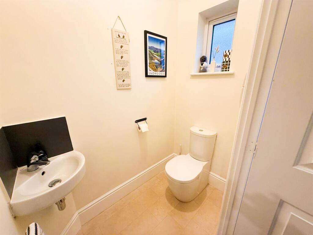 Additional property image - Hawthorne Road, Steeton,