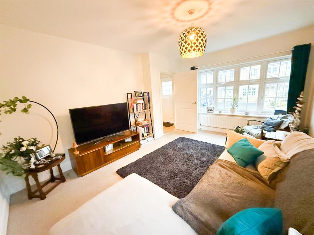 Additional property image - Hawthorne Road, Steeton,