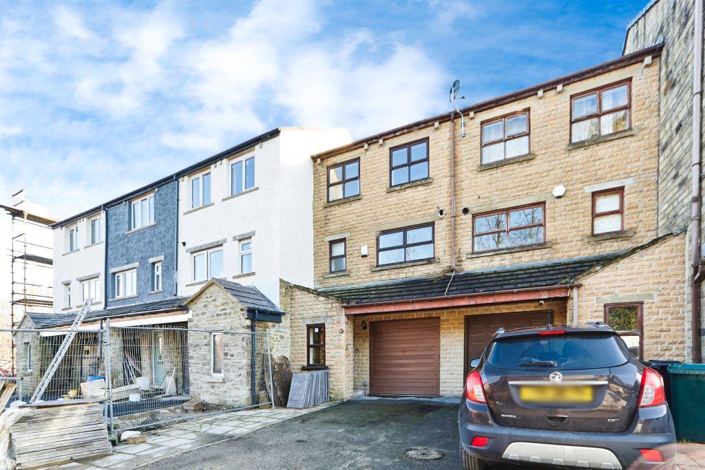 Main image of property: Marriners Walk, Keighley
