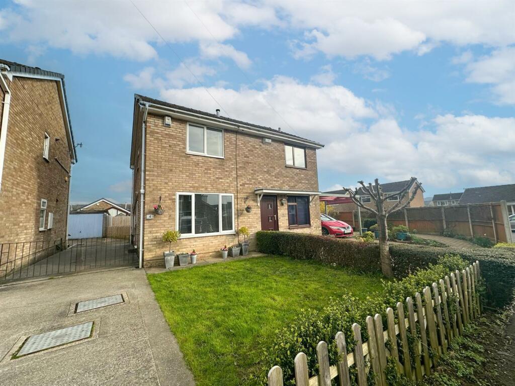 2 bedroom semidetached house for sale in Garth, Silsden, BD20