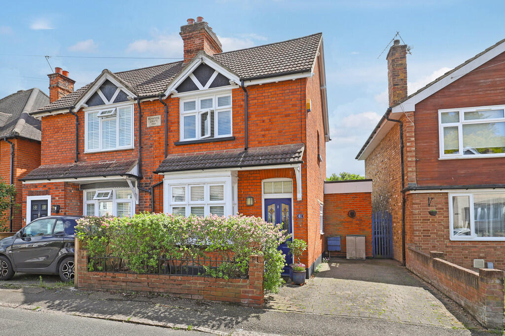 Main image of property: Englands Lane, Loughton