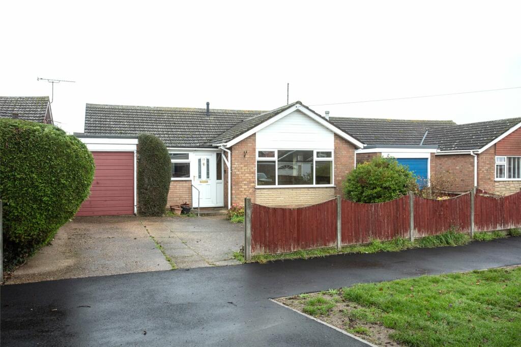3 bedroom bungalow for sale in Hazel Grove, Welton, Lincoln