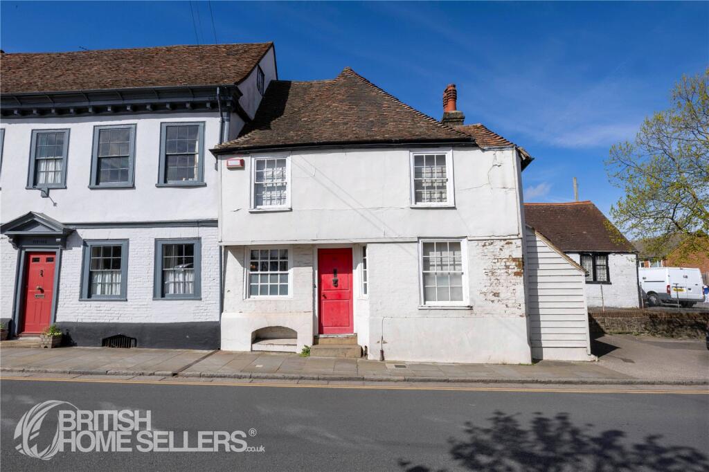 3 bedroom semidetached house for sale in High Street, Milton Regis