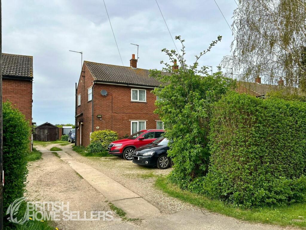 2 bedroom semidetached house for sale in Jekils Bank, Holbeach St