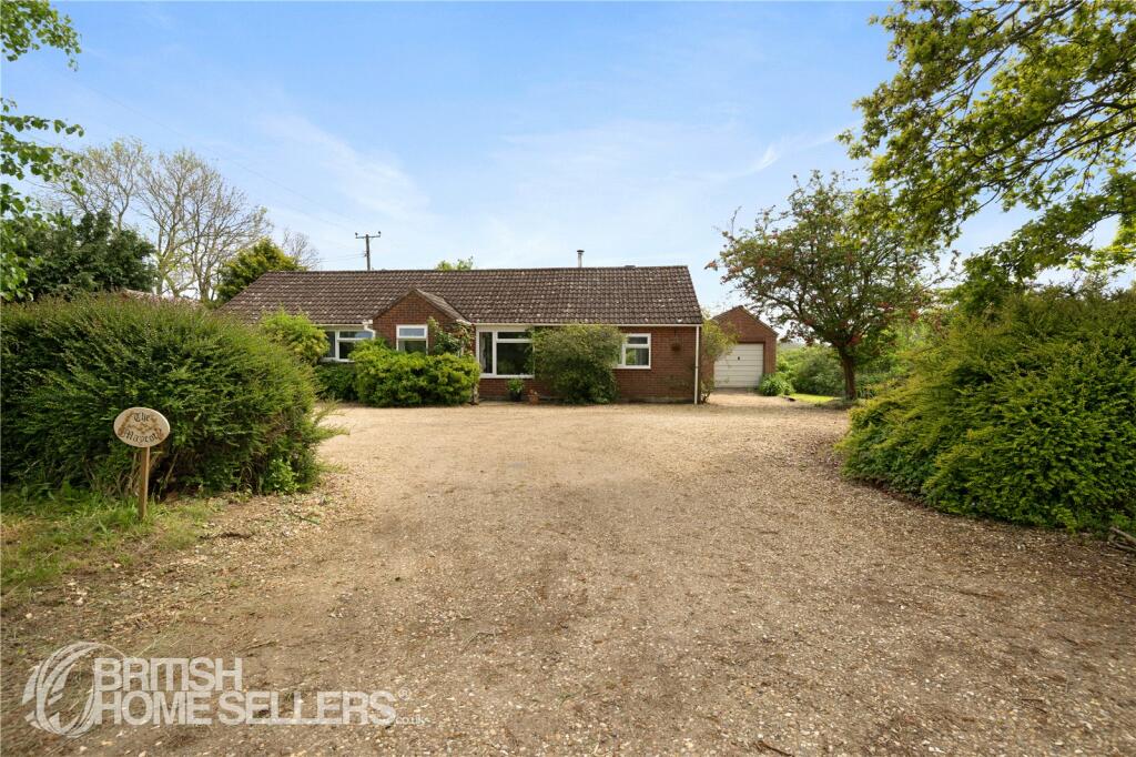 5 bedroom bungalow for sale in Brandon Parva, Norwich, Norfolk, NR9