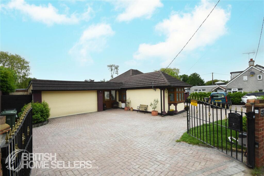 4 bedroom bungalow for sale in Pound Lane, Pitsea, Basildon, Essex, SS13