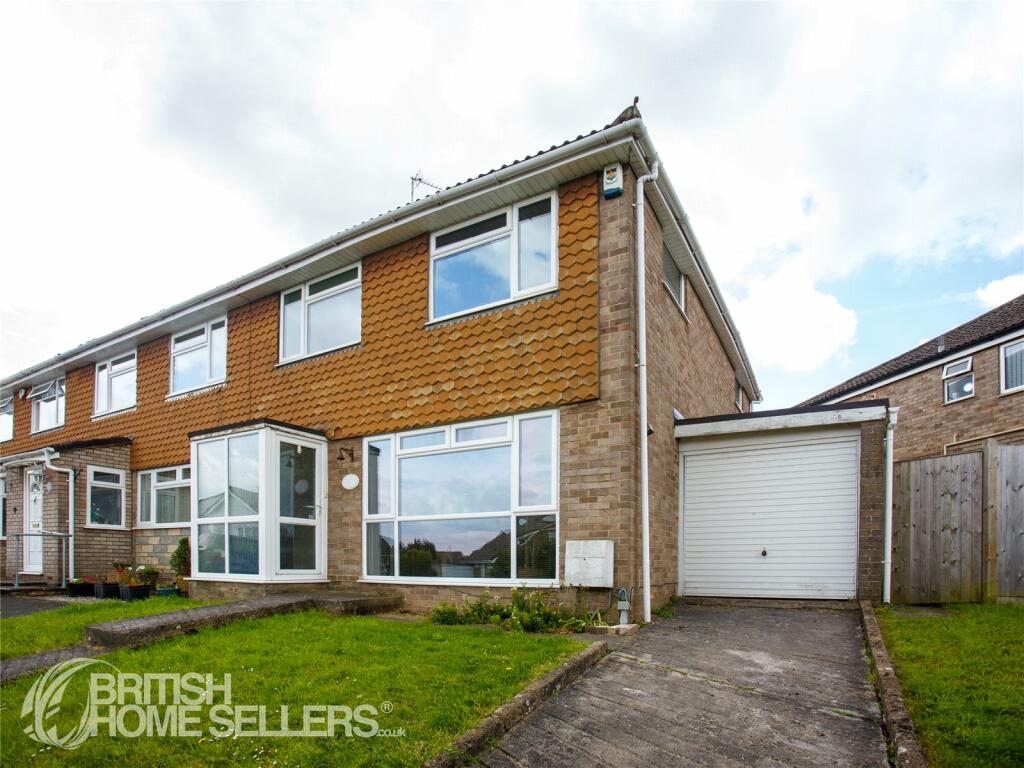3 bedroom end of terrace house for sale in Ravenhead Drive, Bristol
