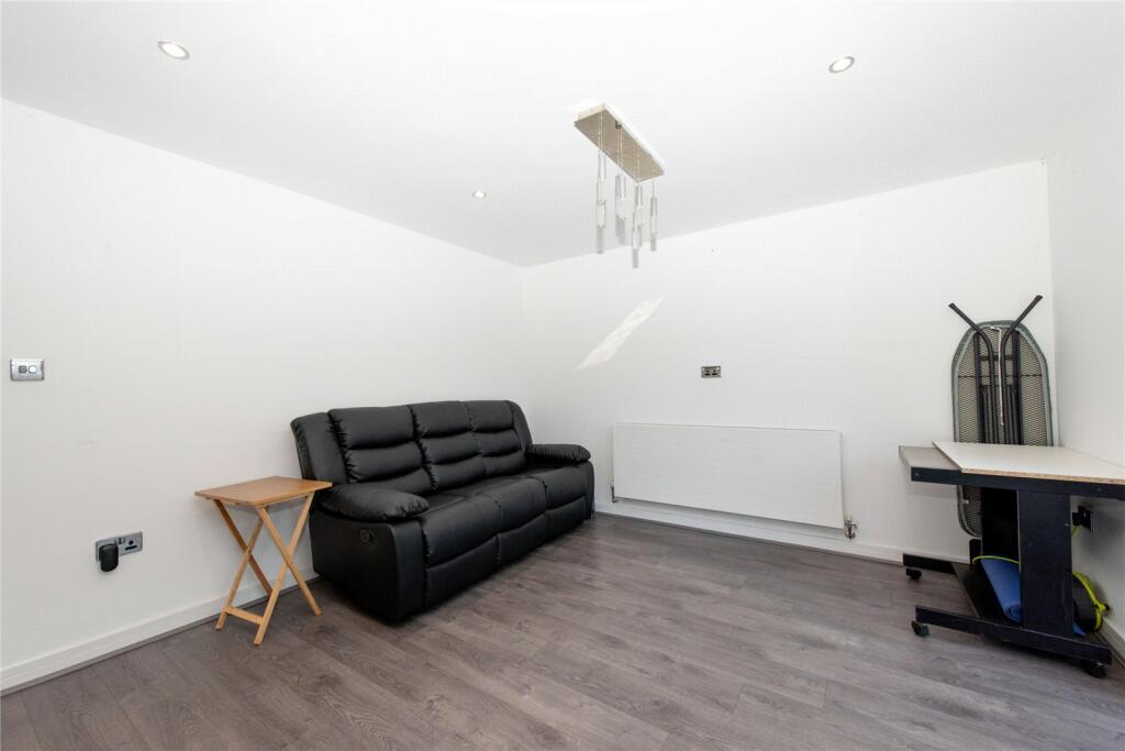 Additional property image - Percival Road, Rugby, Warwickshire, CV22