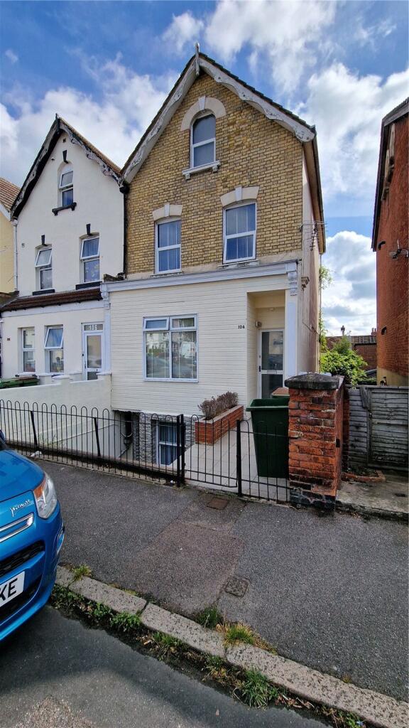 4 bedroom end of terrace house for sale in Guildhall Street, Folkestone