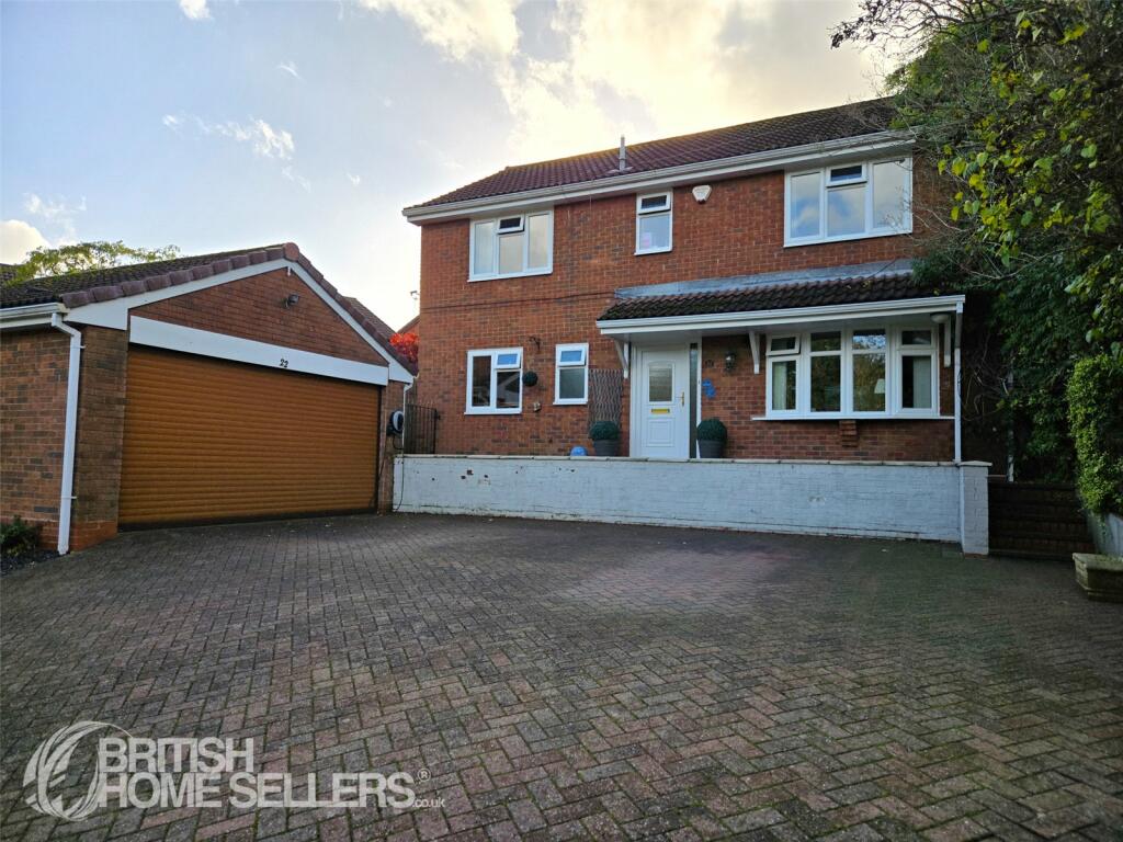 4 bedroom detached house for sale in Brierfield Way, Mickleover, Derby