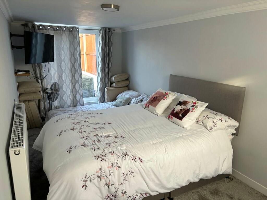 Additional property image - Wade Reach, Walton on the Naze, Essex, CO14