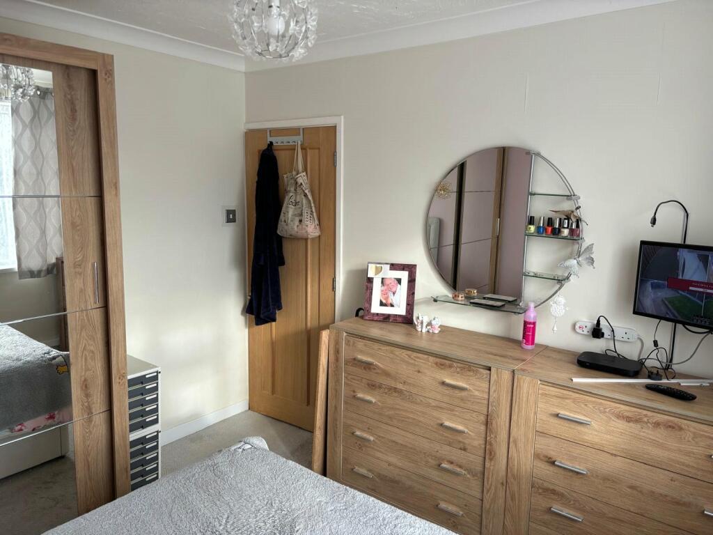 Additional property image - Wade Reach, Walton on the Naze, Essex, CO14