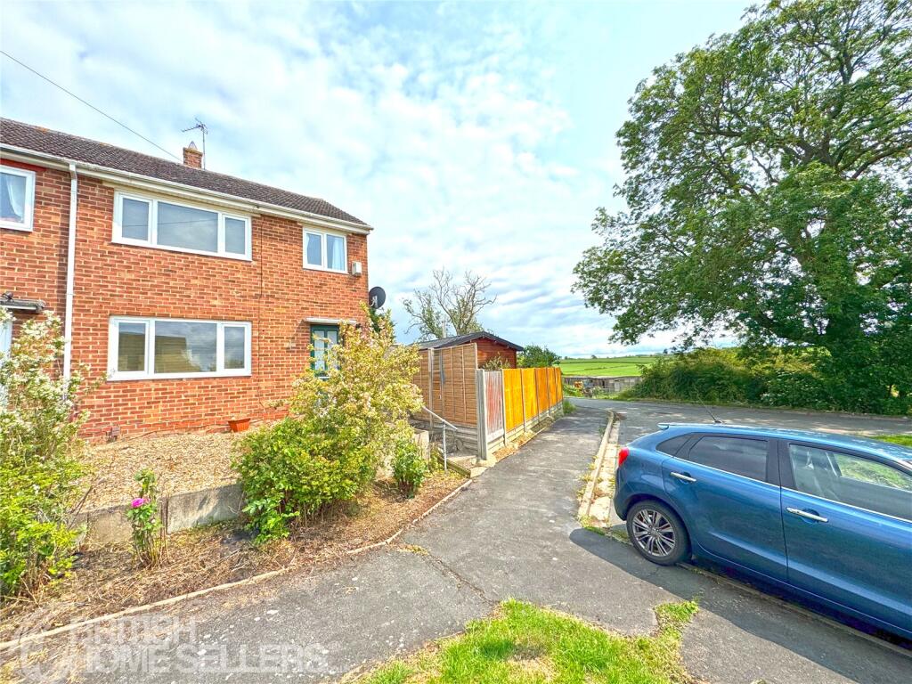 3 bedroom end of terrace house